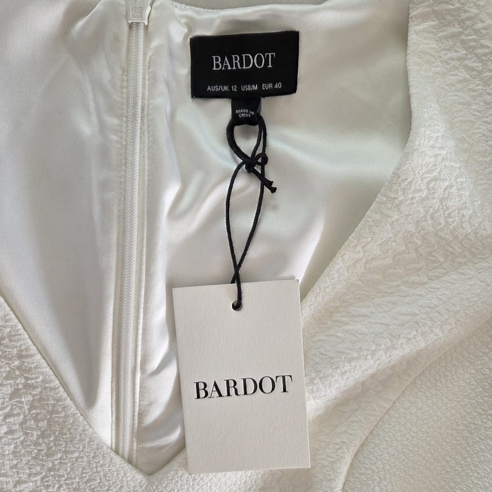 Bardot White Midi Dress with Puff Sleeves - Picture 4 of 11